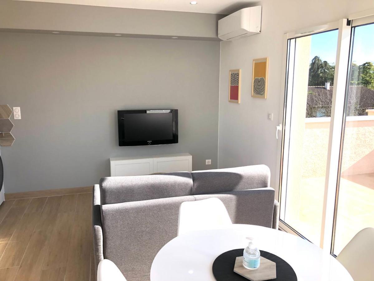 La Parenthese Balneo T2 Cosy De 40M² Avec Terrasse Lejlighed Ternay  Eksteriør billede